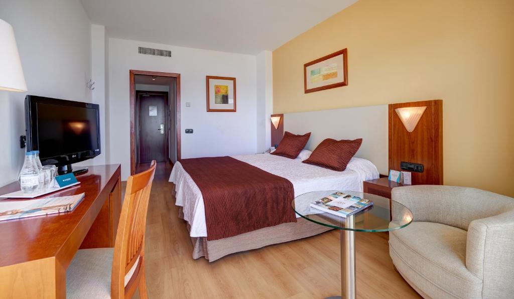 Cm Playa Del Moro Hotel Кала Милор Екстериор снимка
